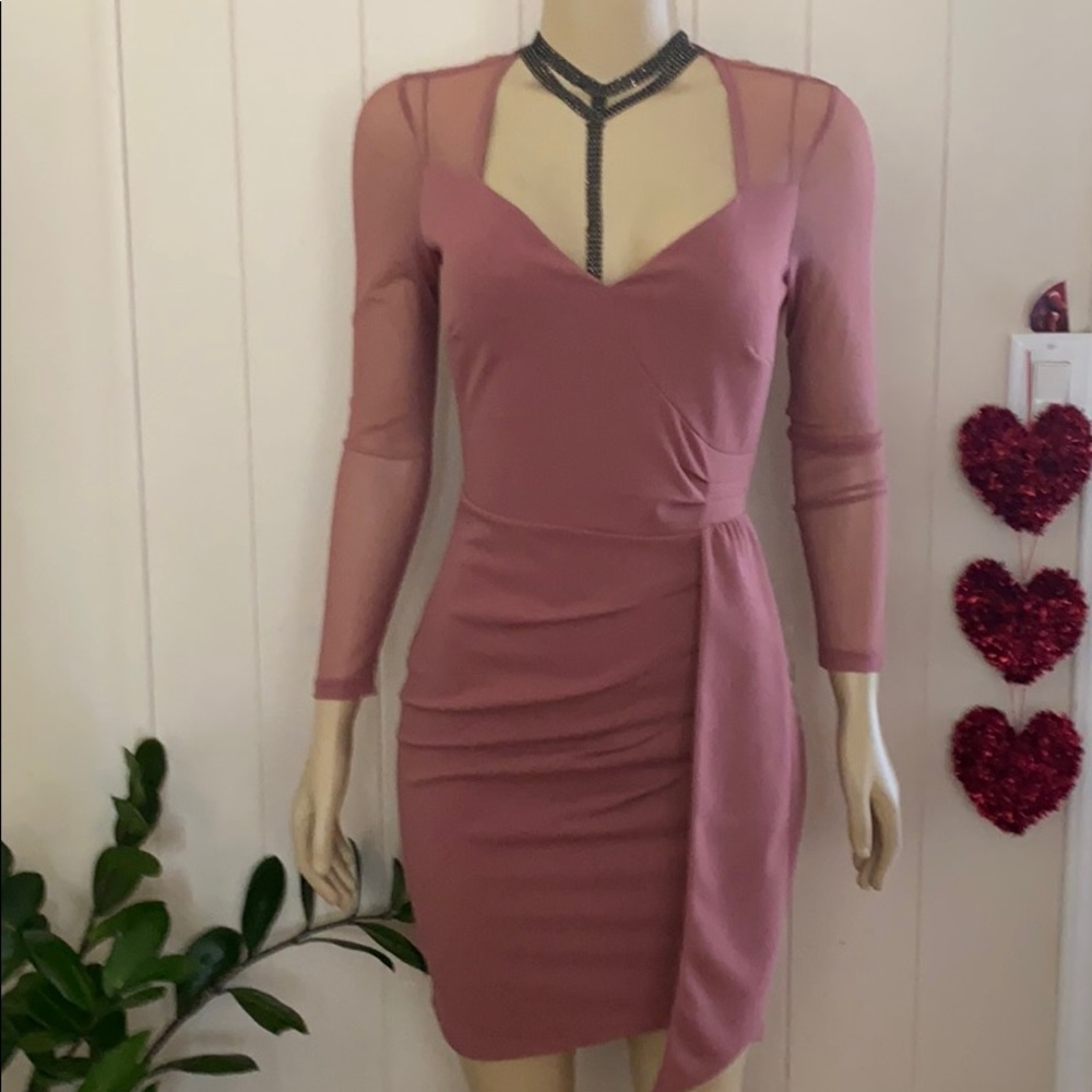 Beautiful dress - Picture 8 of 11